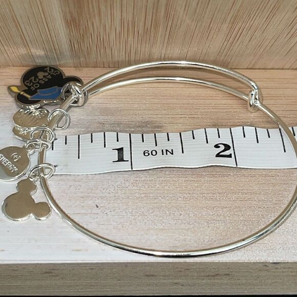 Disney class of 2023 bracelet - Picture 2 of 3